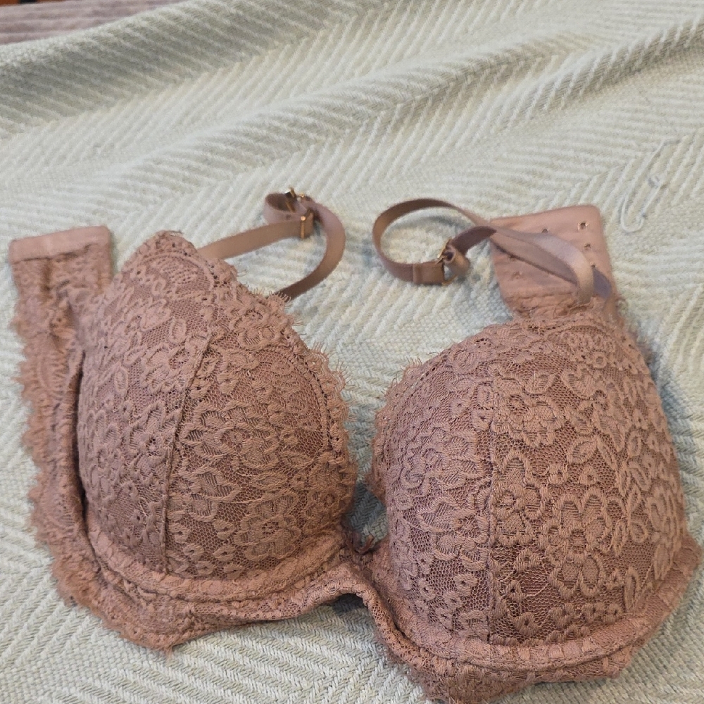 Aerie Lace Push-Up Bra in Tan